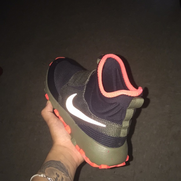 Nike’s - Picture 3 of 4